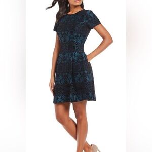 Vince Camuto beautiful Black and hunter green dress sz 10